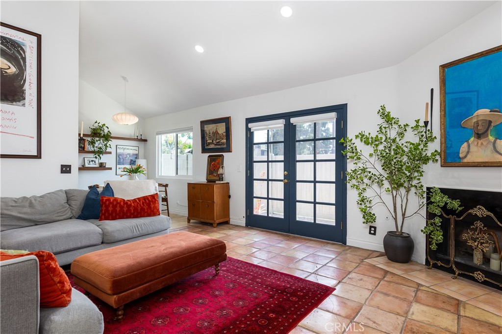 235 E Foothill N