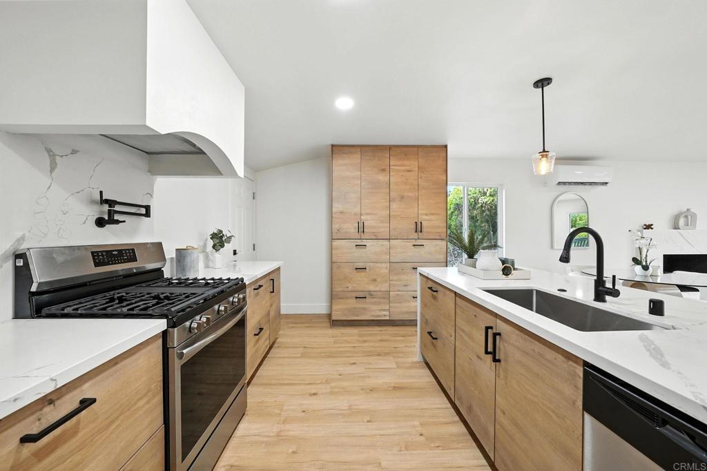 8004 Wonder Lane