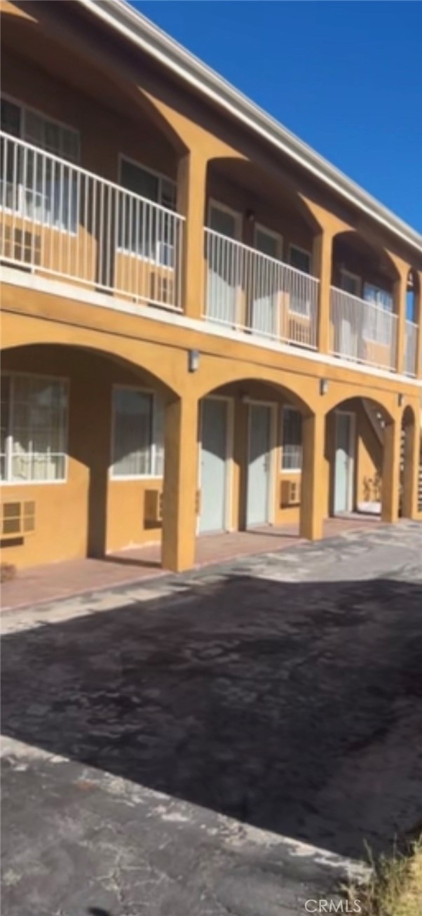 1230 E Main