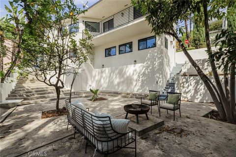 Photo of 3950 Franklin Avenue, Los Angeles, CA 90027 (MLS # WS25224477)