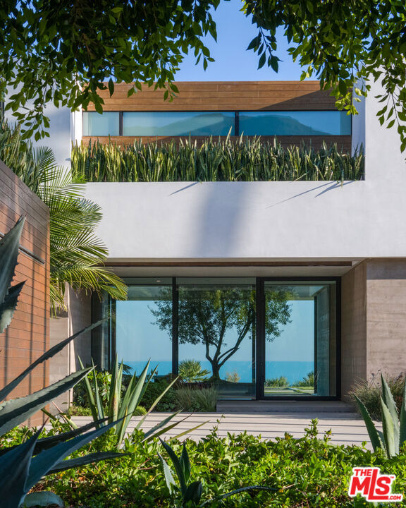 5601 Kanan Dume Road