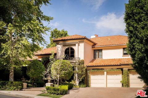 Photo of 13955 Durham Road, Beverly Hills, CA 90210 (MLS # 26666843)
