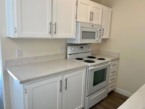 Photo of 406 Boardwalk Avenue #9, San Bruno, CA 94066 (MLS # ML82048073)