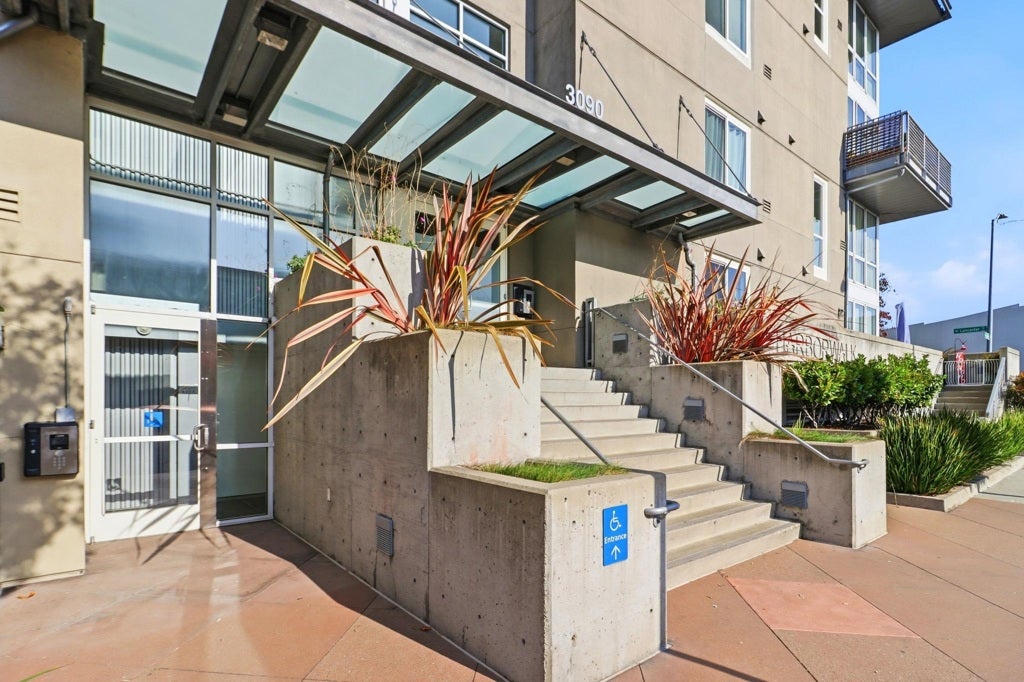 3090 Glascock Street St 102, Oakland CA 94601