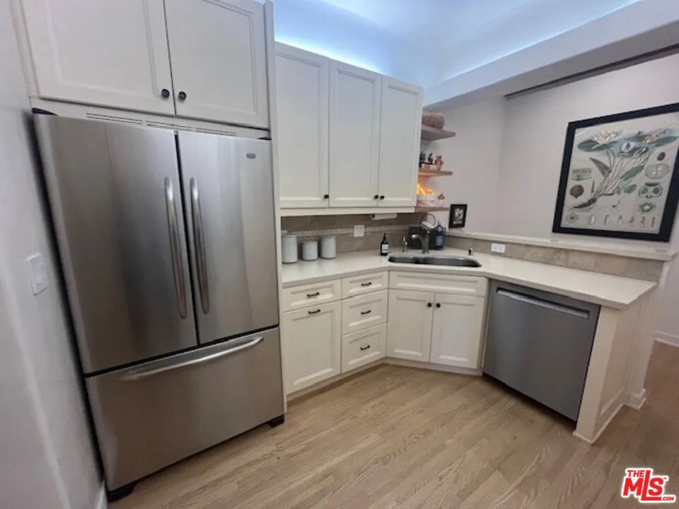 Pacific Palisades, California 90272, United States, 3 Bedrooms Bedrooms, ,2 BathroomsBathrooms,Residential,Active,184115