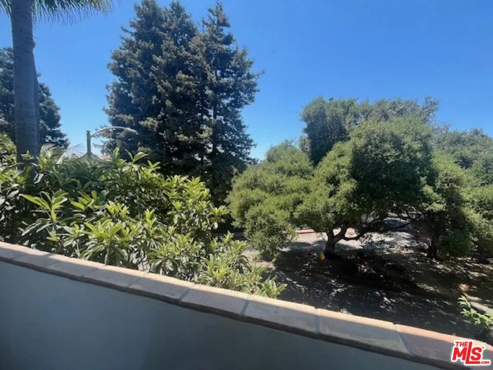 Pacific Palisades, California 90272, United States, 3 Bedrooms Bedrooms, ,2 BathroomsBathrooms,Residential,Active,184115