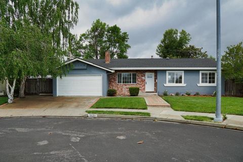 Photo of 8633 Briarwood Lane, Dublin, CA 94568 (MLS # ML82047777)