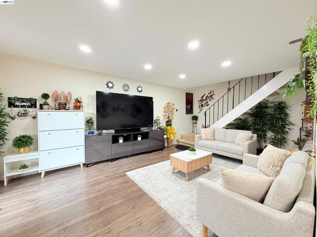 Photo of 38533 Vancouver Cmn, Fremont, CA 94536 (MLS # 41126448)