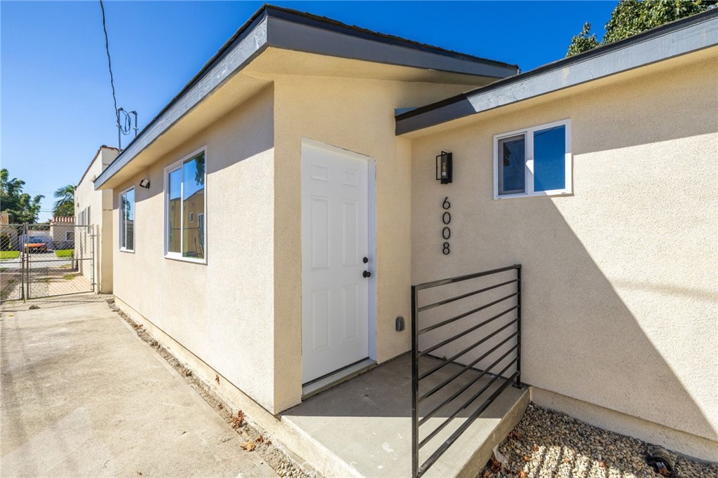 Brand New 3BR / 2BA All-Electric Home with Solar & Central A/C in Chesterfield Square / Van Ness Hills – For Lease
Perched in the soulful hills of Van Ness and located in the heart of Chesterfield Square, this brand new single-family home offers more than just a place to live — it’s a chance to join one of South LA’s rising, culturally rich neighborhoods. Built with modern comfort and sustainability in mind, this 3-bedroom, 2-bathroom home comes loaded with desirable features:
Solar panels (lower electric bills)
Central A/C
All-electric systems (no gas)
In-unit laundry
Detached one-car garage
Bright, open & inviting floor plan, full of natural light
Wake up to sunshine dancing across your floors, brew your morning coffee in your stylish kitchen, and unwind in a home designed to blend comfort with modern sophistication. Located on quiet winding streets surrounded by mid-century charm, you’re just minutes from Park Mesa Heights, Morningside Park, Harvard Park, and all the food, arts, and cultural energy that South LA offers.