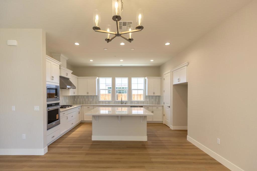 621 Santa Lucia Way