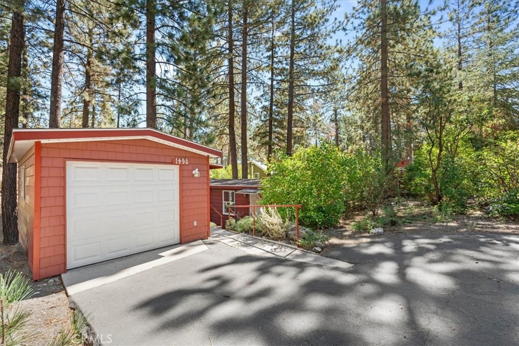 1498 Oriole Road
