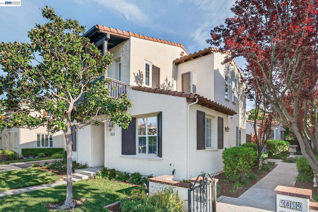 9831 Belladonna Dr