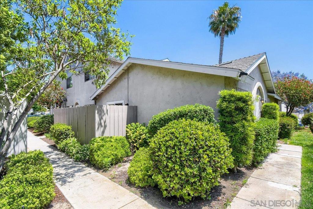 7876 Camino Huerta