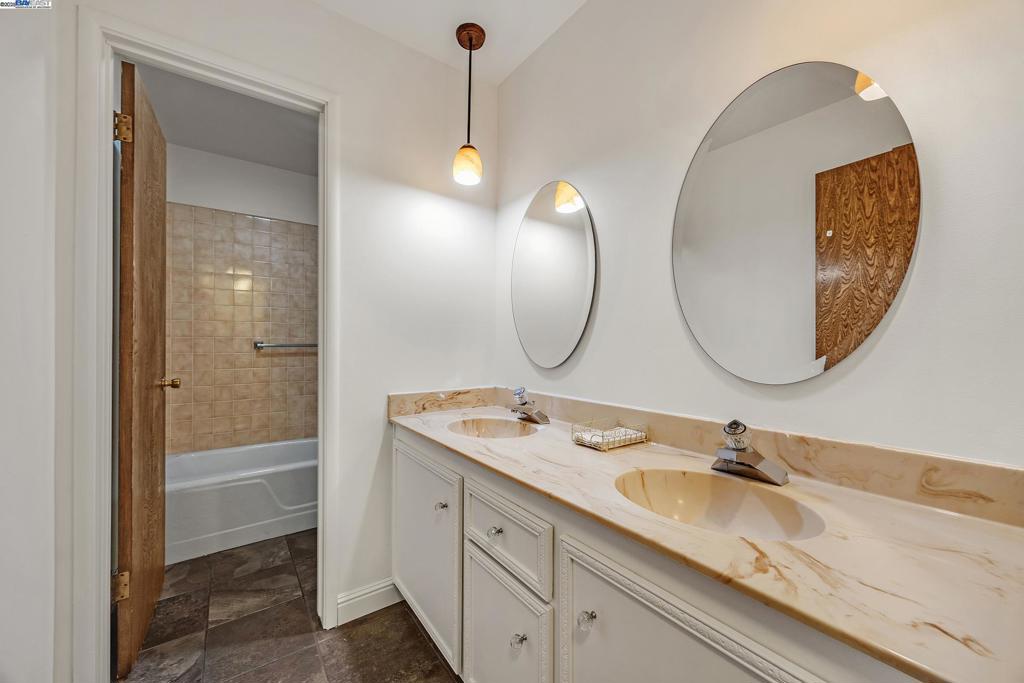 MISSION PARK - Residential