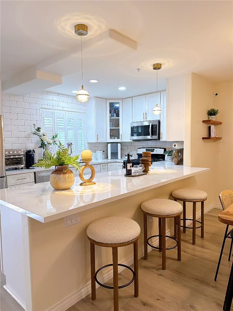 1133 S Hoover Street 314