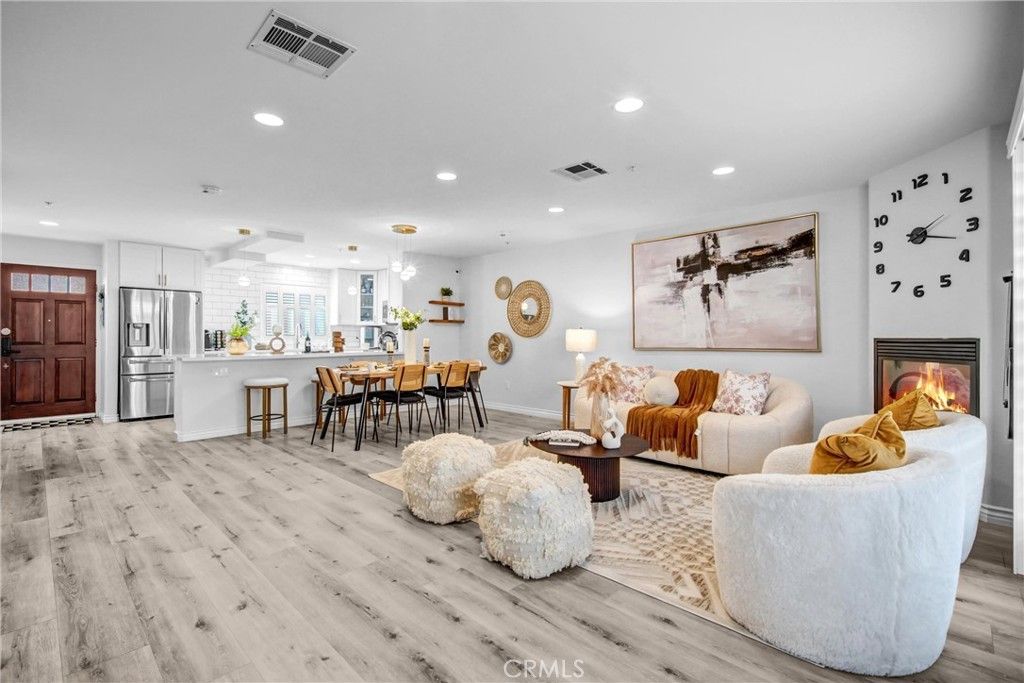 Photo of 1133 S Hoover Street #314, Los Angeles, CA 90006 (MLS # WS26070895)