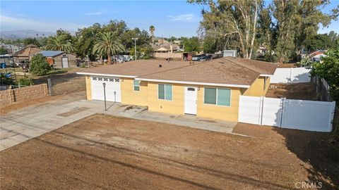 Photo of 9219 Colorado Avenue, Riverside, CA 92503 (MLS # CV25249943) Photo of 9219 Colorado Avenue, Riverside, CA 92503 (MLS # CV25249943)