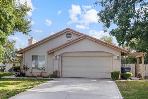 Photo of 15589 Cheyenne St, Hesperia, CA 92345 (MLS # HD26039364)