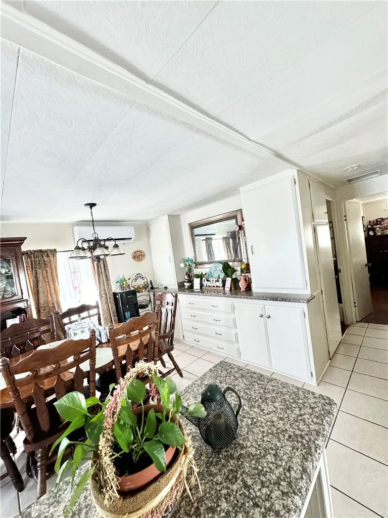 Paramount, California 90723, United States, 2 Bedrooms Bedrooms, ,1 BathroomBathrooms,Residential,Active,237537