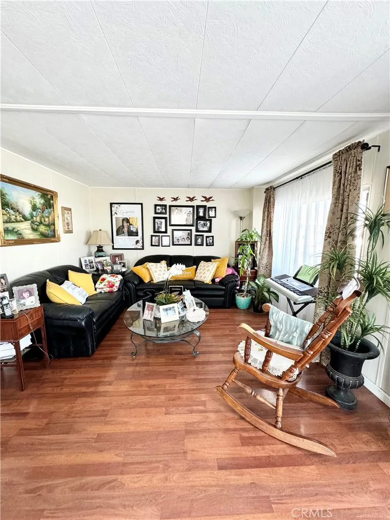 Paramount, California 90723, United States, 2 Bedrooms Bedrooms, ,1 BathroomBathrooms,Residential,Active,237537