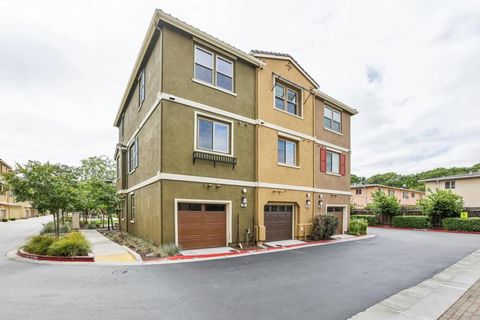 Photo of 601 Cinnamon Circle, Mountain View, CA 94043 (MLS # ML82046518)