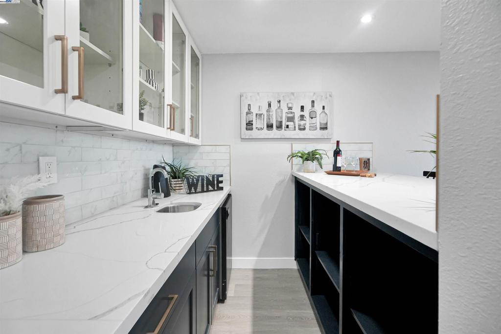 HAYWARD HILLS - Residential