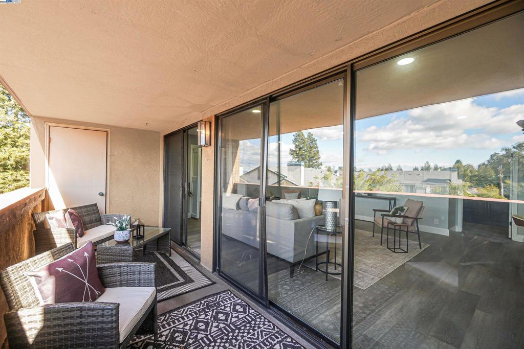 HAYWARD HILLS - Residential