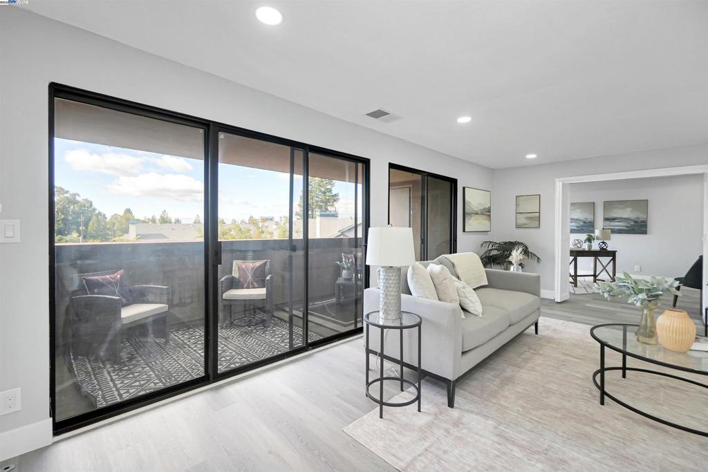 HAYWARD HILLS - Residential