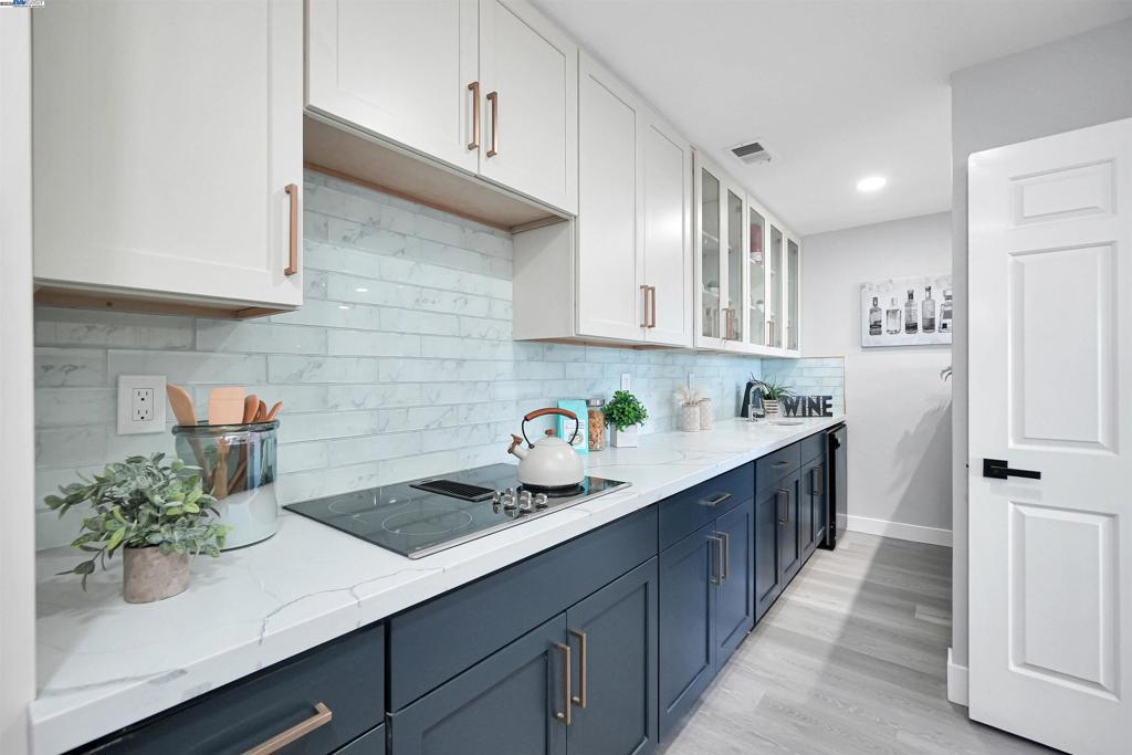 HAYWARD HILLS - Residential