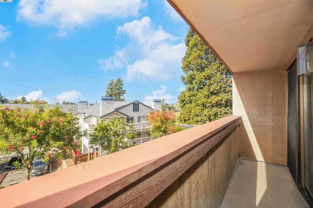 HAYWARD HILLS - Residential