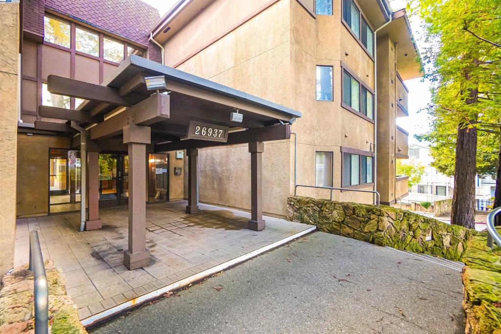 HAYWARD HILLS - Residential