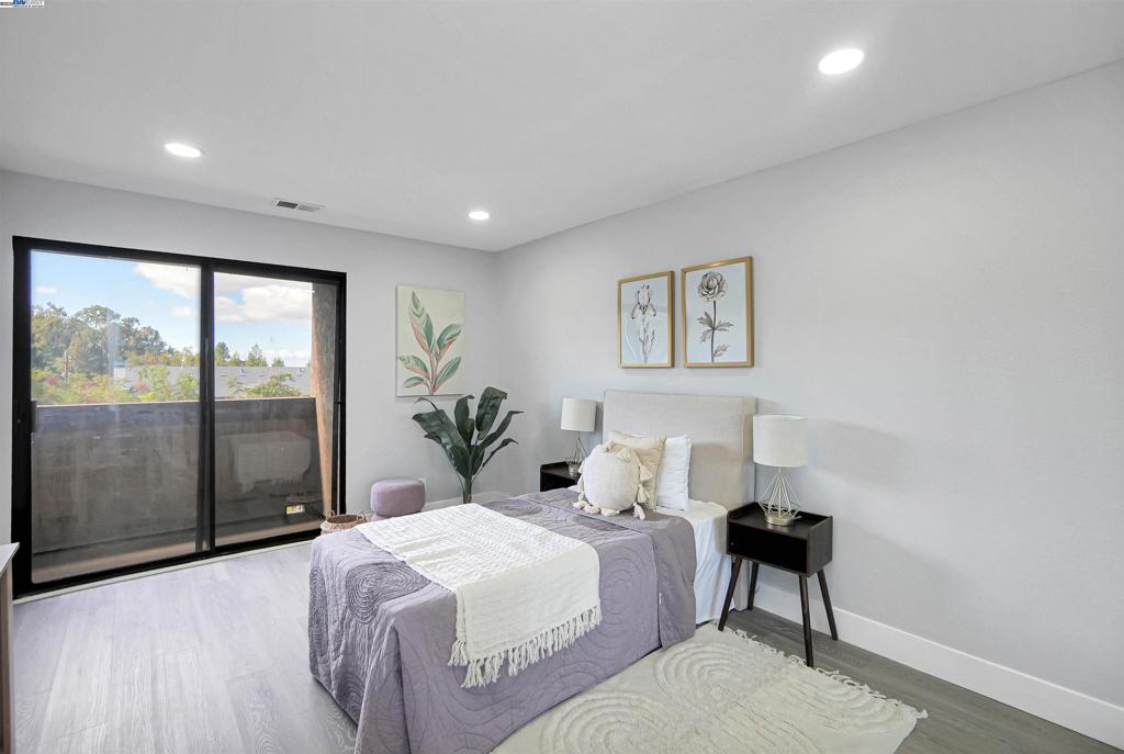 HAYWARD HILLS - Residential