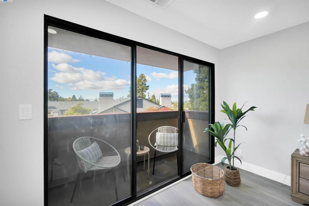 HAYWARD HILLS - Residential