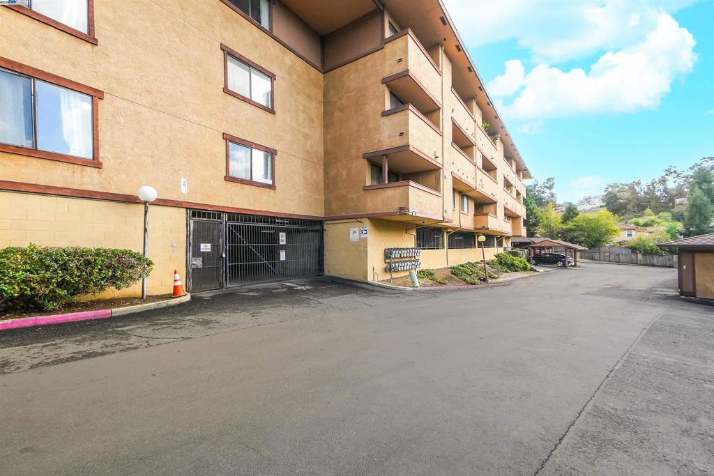 HAYWARD HILLS - Residential