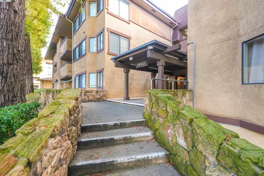 HAYWARD HILLS - Residential