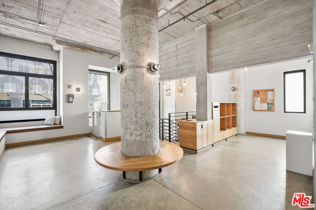 330 W 11th A205
