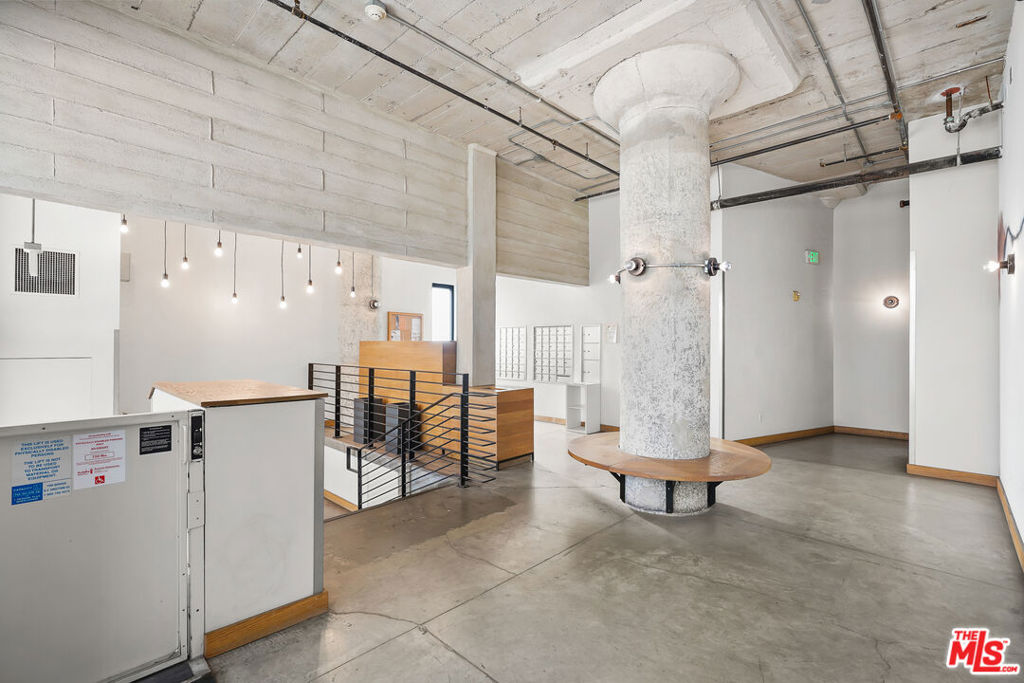 330 W 11th A205