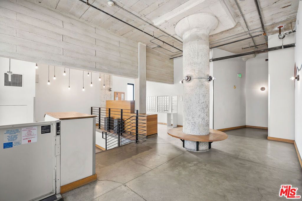 Photo of 330 W 11th St #A205, Los Angeles, CA 90015 (MLS # 26645105)