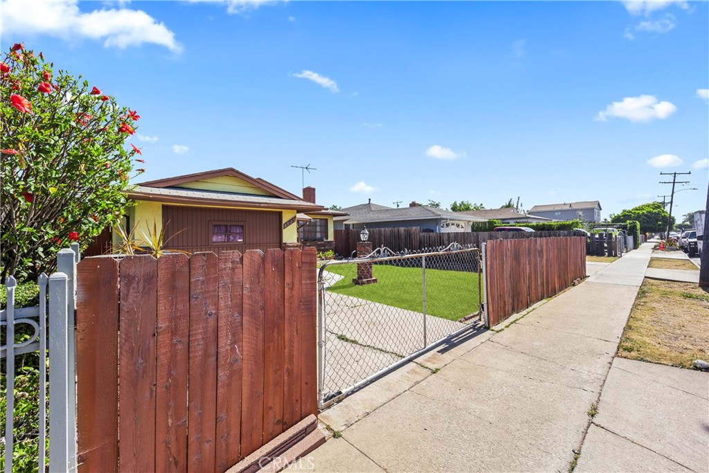 3929 W 119th Place