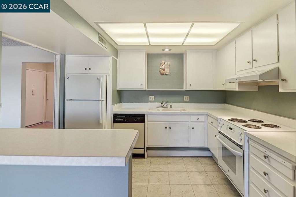 1400 Canyonwood Ct 6