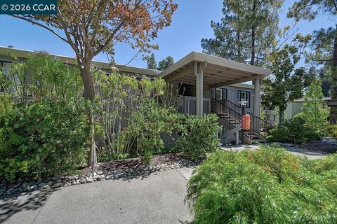 Photo of 1400 Canyonwood Ct CT #6, Walnut Creek, CA 94595 (MLS # 41138582)