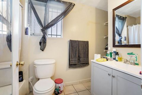 Tiny photo for 2504 2504 78Th Ave Ave, Oakland, CA 94605 (MLS # 41126357)