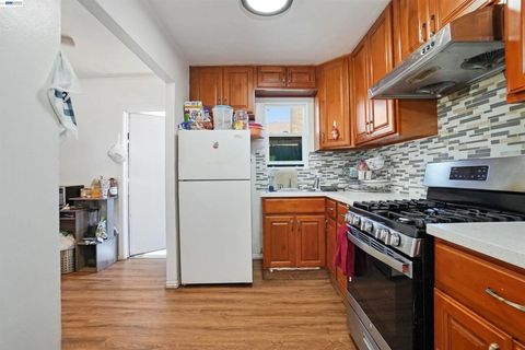 Tiny photo for 2504 2504 78Th Ave Ave, Oakland, CA 94605 (MLS # 41126357)