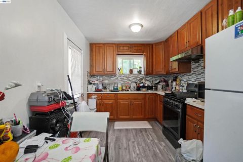 Tiny photo for 2504 2504 78Th Ave Ave, Oakland, CA 94605 (MLS # 41126357)