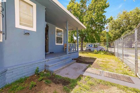 Tiny photo for 2504 2504 78Th Ave Ave, Oakland, CA 94605 (MLS # 41126357)