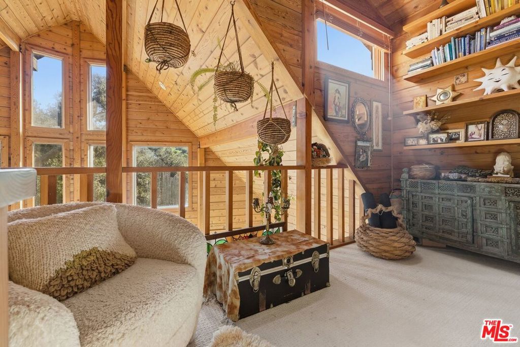 1555 GREENLEAF CANYON Road