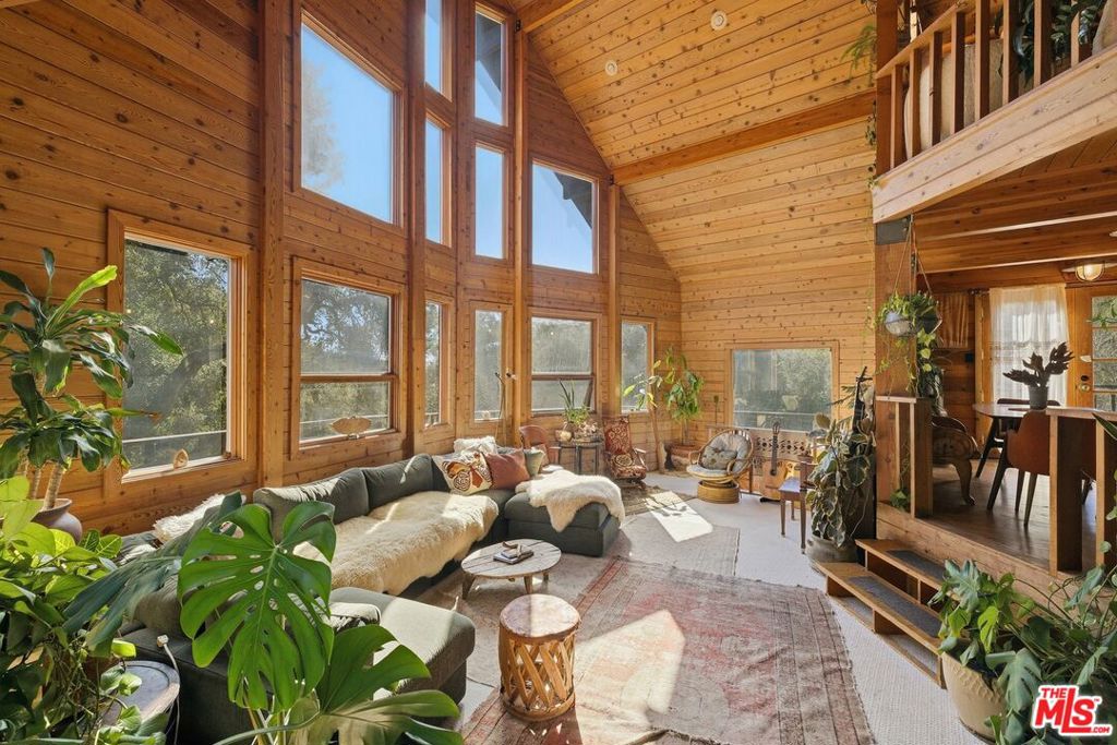 1555 GREENLEAF CANYON Road