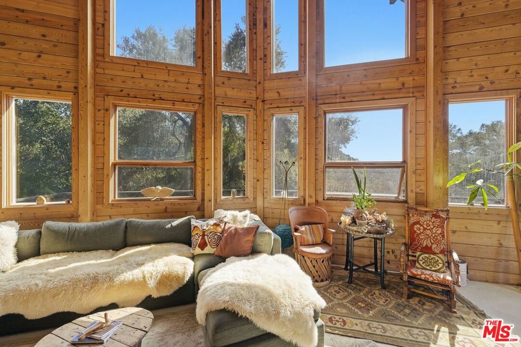 1555 GREENLEAF CANYON Road