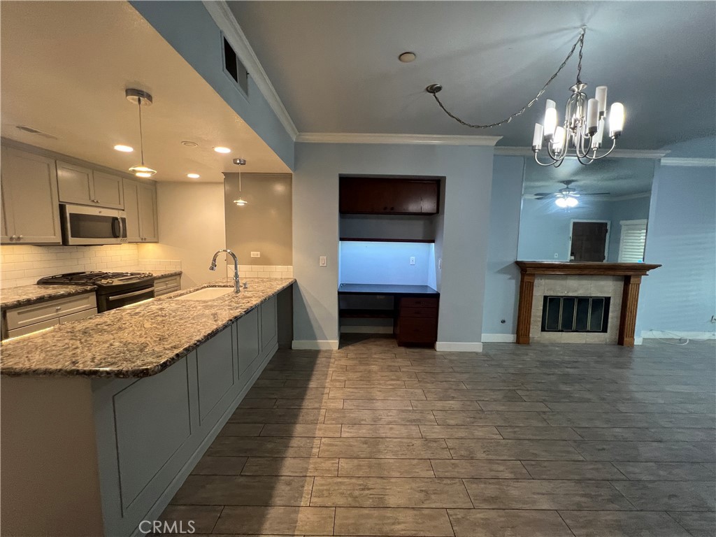 Los Caballeros (LCAB) - Residential Lease