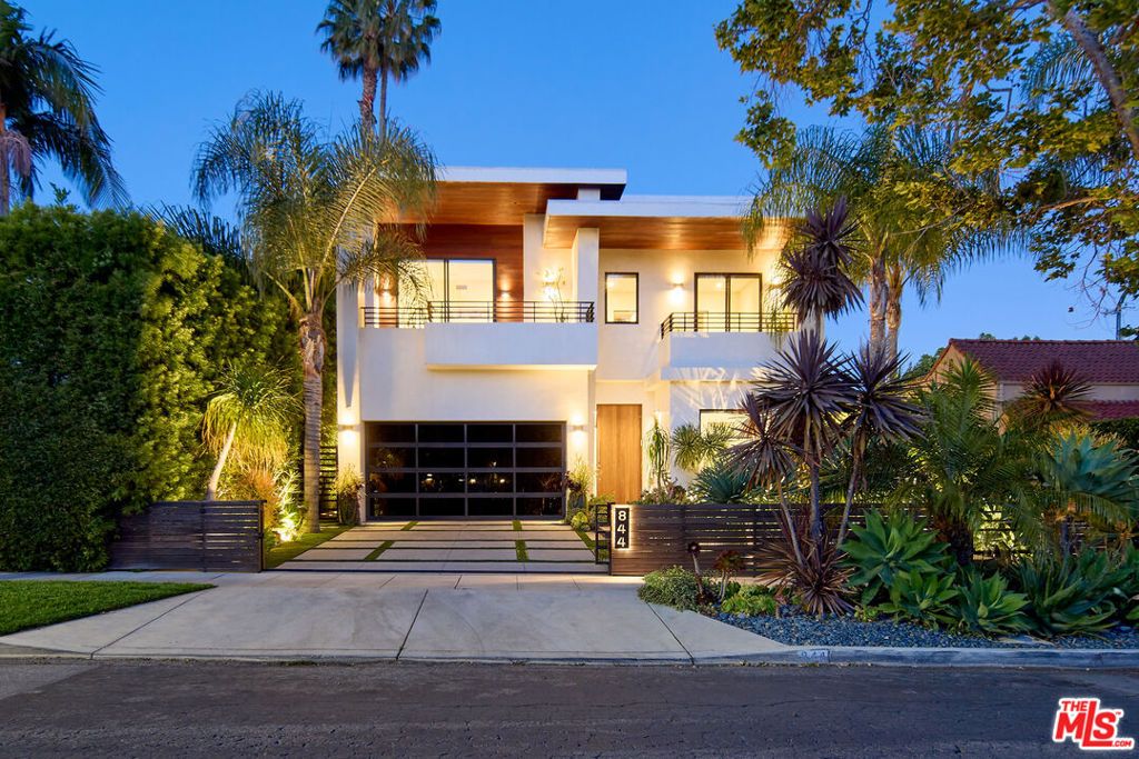 Photo of 844 N Harper Avenue, Los Angeles, CA 90046 (MLS # 25544053)